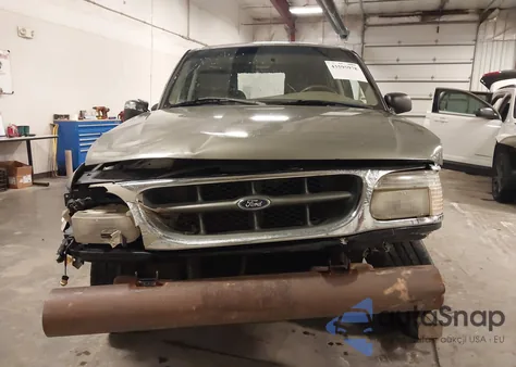 2000 Ford Explorer Eddie Bauer из США, поврежденный, VIN 1FMZU64P8YZA58382